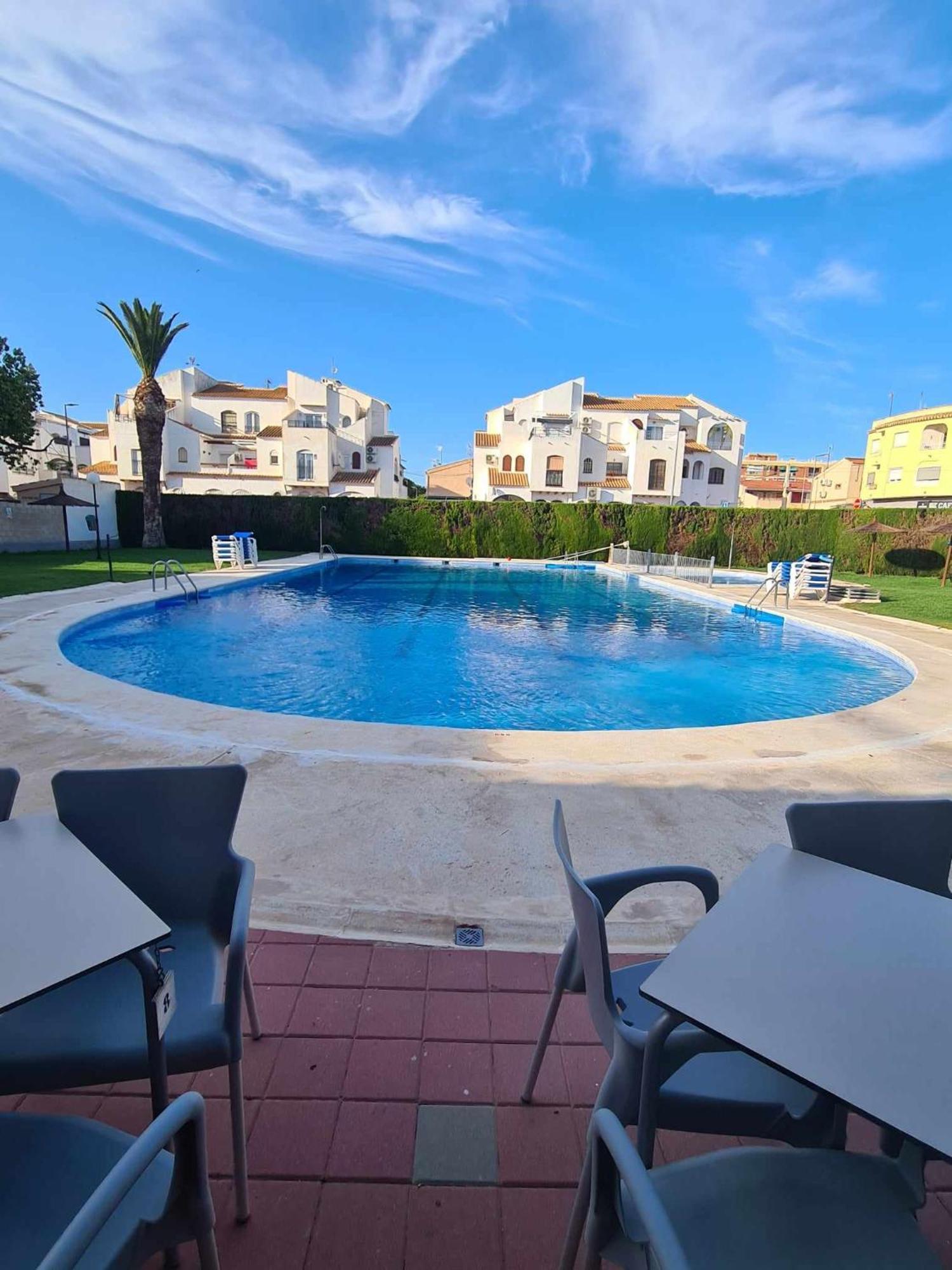 Alex Bungalow Apartamento Torrevieja Exterior foto
